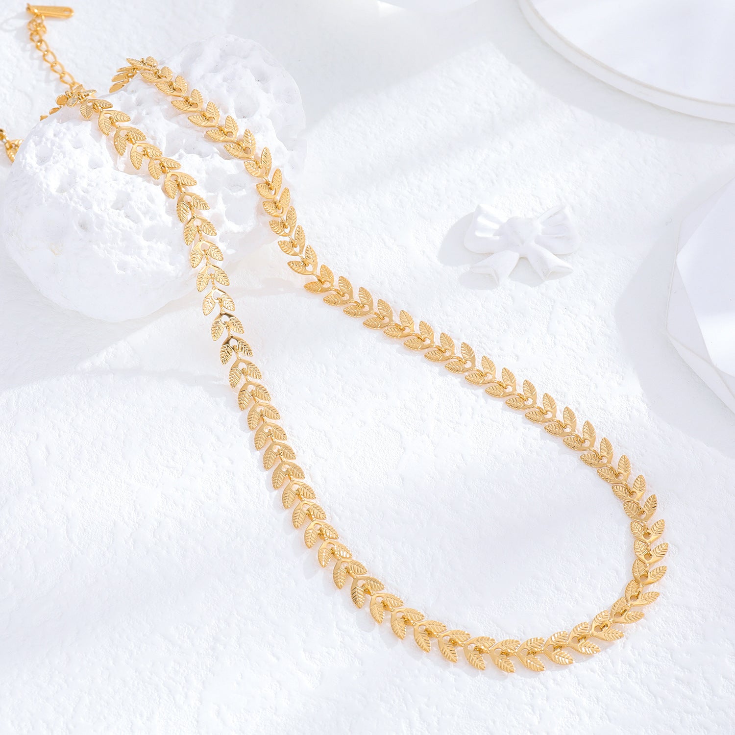 Stitching Chain Elegant Graceful Women